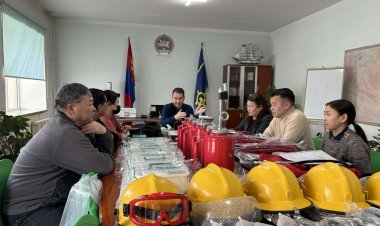 ОЙ, ХЭЭРИЙН ТҮЙМЭРТЭЙ ТЭМЦЭХ, ГАЛ УНТРААХ БАГАЖУУДЫГ ХҮЛЭЭЛГЭН ӨГЛӨӨ.